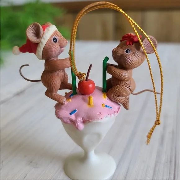 Vintage Lustre Fame Mouse Ornament 92’ “Our Christmas Together” - Picture 1 of 5